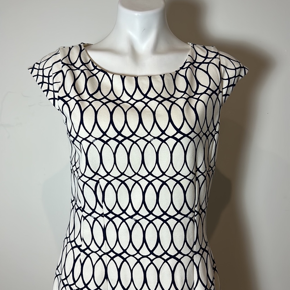 Lilly Pulitzer dress - Picture 2 of 10